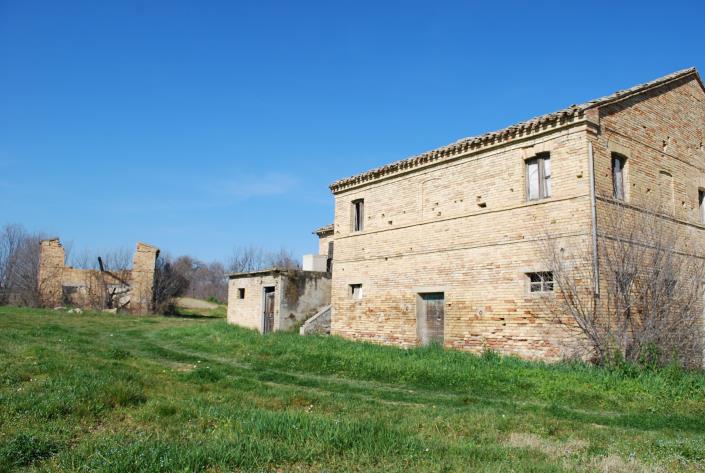 Image No.6-Maison de campagne à vendre à Potenza Picena