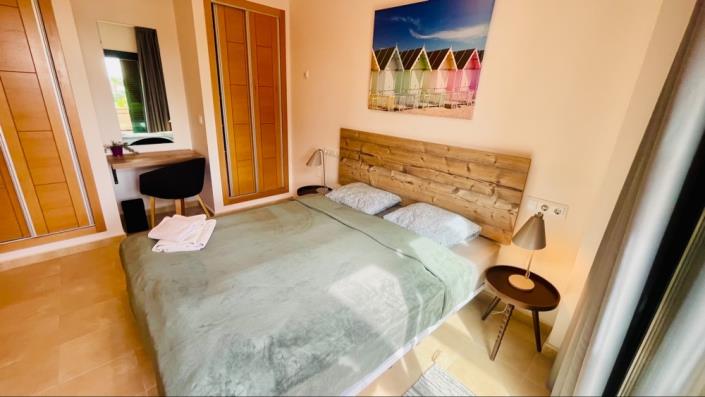 Image No.25-2 Bed Apartment for sale