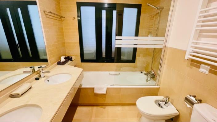 Image No.27-2 Bed Apartment for sale