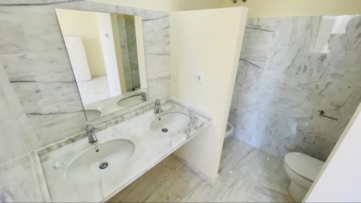 Image No.24-2 Bed Apartment for sale