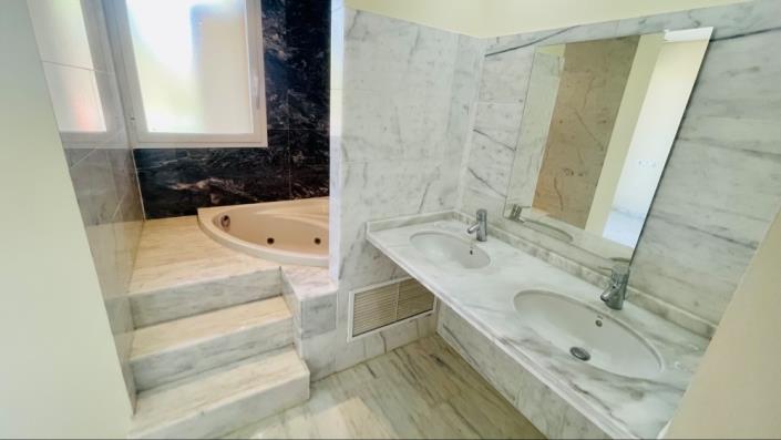 Image No.26-2 Bed Apartment for sale