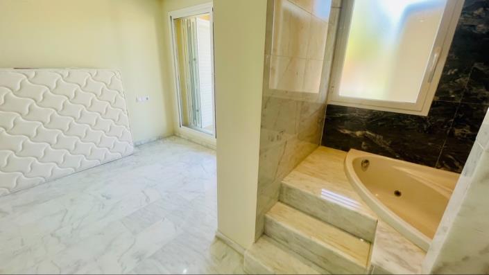 Image No.29-2 Bed Apartment for sale