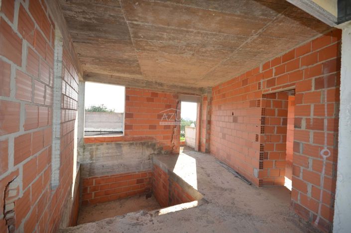 Image No.27-4 Bed Plot for sale