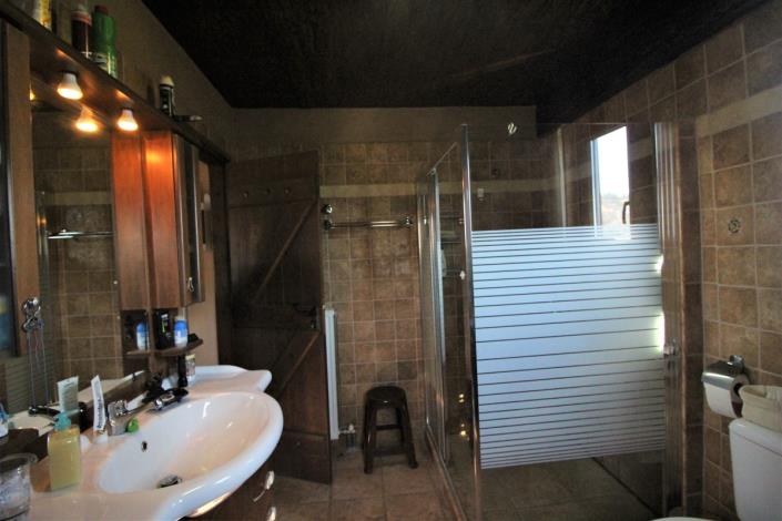 Image No.28-Terre de 5 chambres à vendre à Sellia