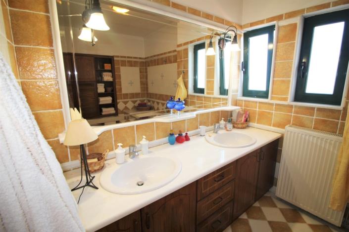 Image No.22-Villa de 4 chambres à vendre à Kokkino Horio