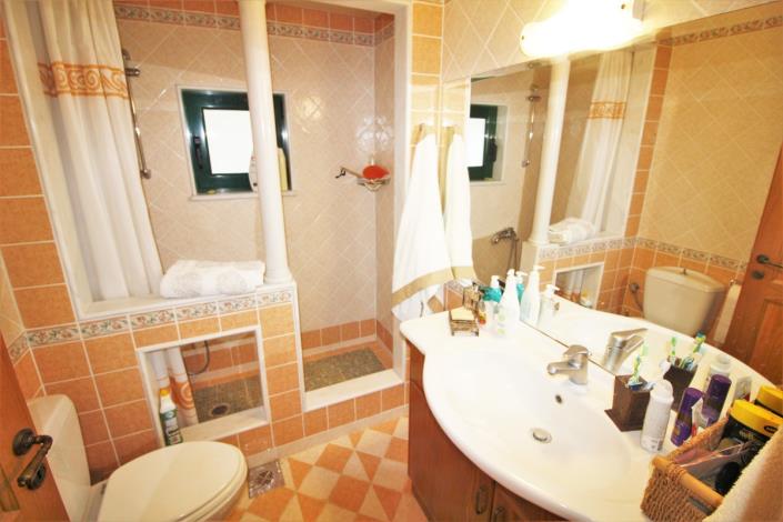 Image No.40-Villa de 4 chambres à vendre à Kokkino Horio