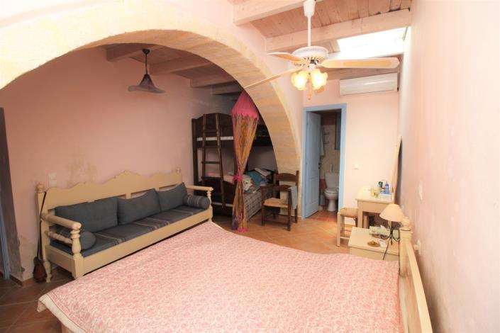 Image No.13-2 Bed House for sale