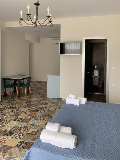 Image No.8-8 Bed Hotel for sale