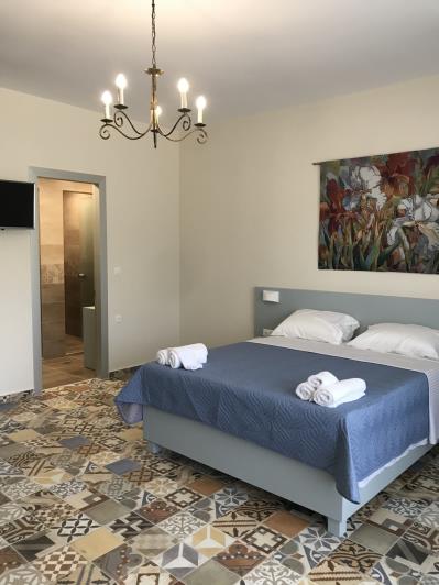 Image No.32-8 Bed Hotel for sale