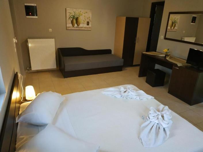 Image No.30-10 Bed Hotel for sale