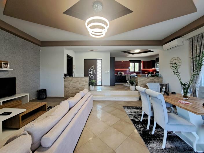 Image No.38-3 Bed Villa / Detached for sale