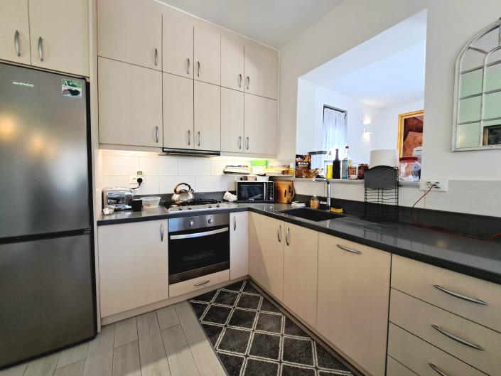 Image No.25-2 Bed House for sale