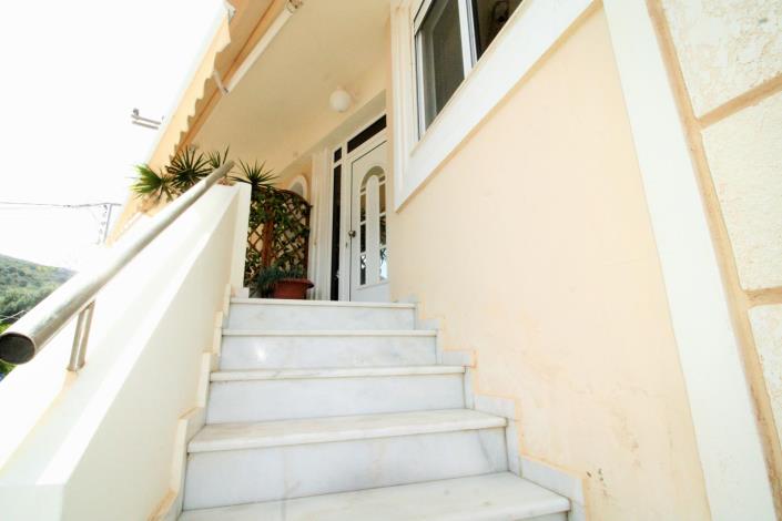 Image No.2-Appartement de 7 chambres à vendre à Perivolia