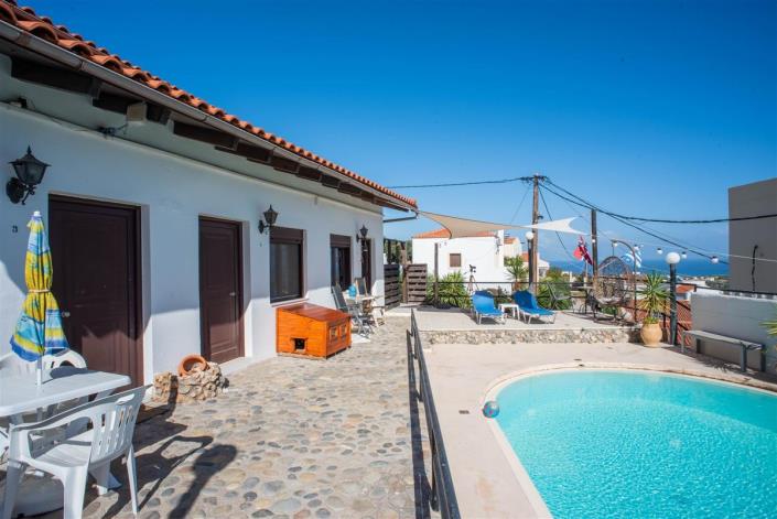 Image No.33-Maison de 5 chambres à vendre à Tavronitis