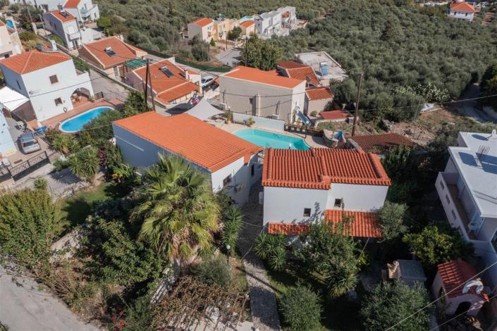 Image No.52-Maison de 5 chambres à vendre à Tavronitis