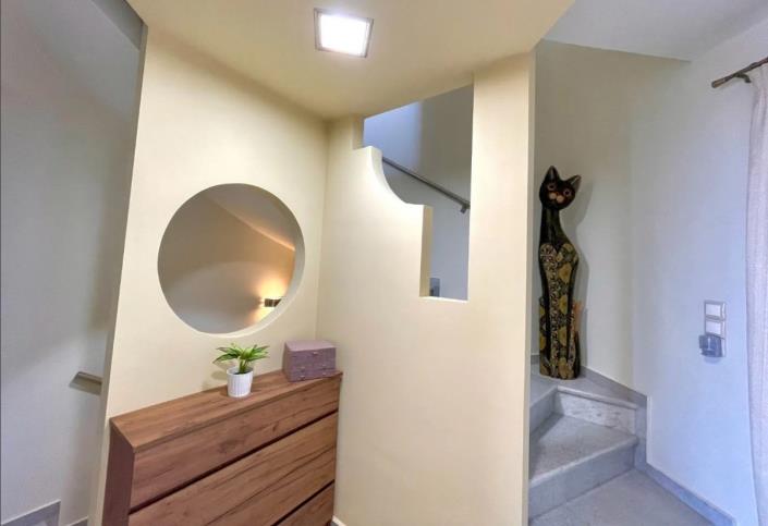 Image No.18-3 Bed Maisonette for sale