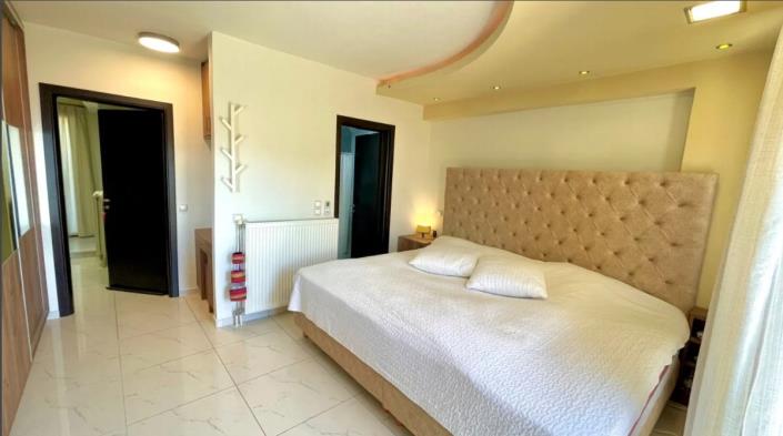 Image No.20-3 Bed Maisonette for sale