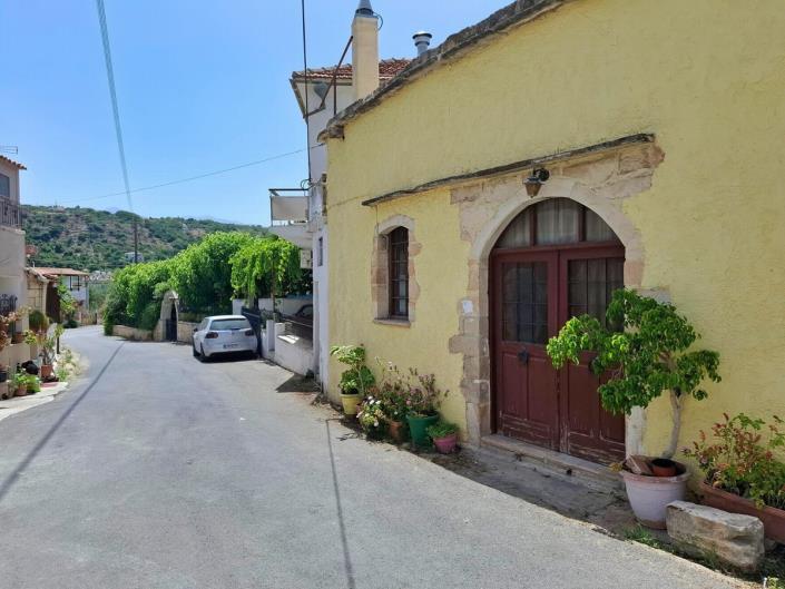 Image No.5-Maison de 4 chambres à vendre à Gavalohori