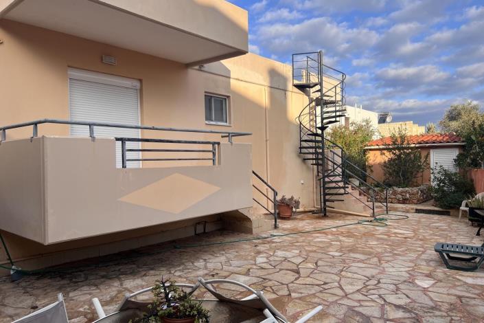 Image No.12-2 Bed House for sale