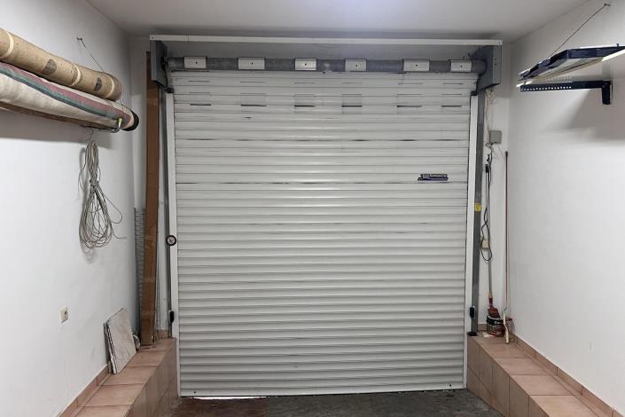 Image No.35-2 Bed House for sale