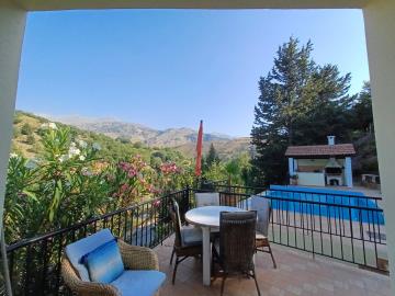 Villa-For-Sale-In-Theriso-Chania20240710_174239