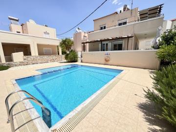 Vila-for-sale-in-Almirida-image00001