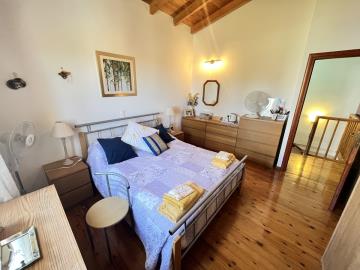 Vila-for-sale-in-Nio-ChorioIMG_8590-1