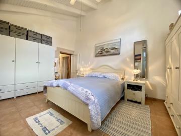 img_8d2444a5-dc96-4a5e-86c6-7140260373a0