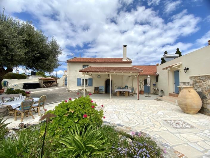 Image No.2-Villa / Détaché de 4 chambres à vendre à Paleloni