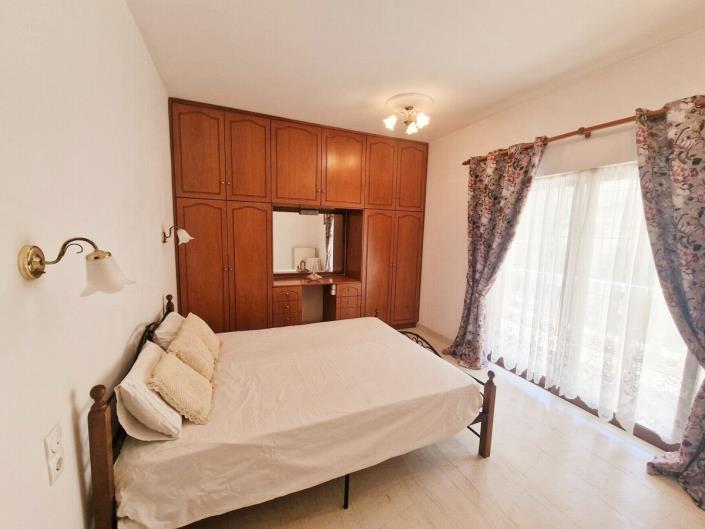 Image No.11-5 Bed House for sale