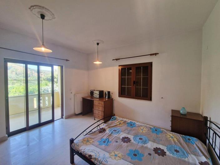 Image No.12-5 Bed House for sale