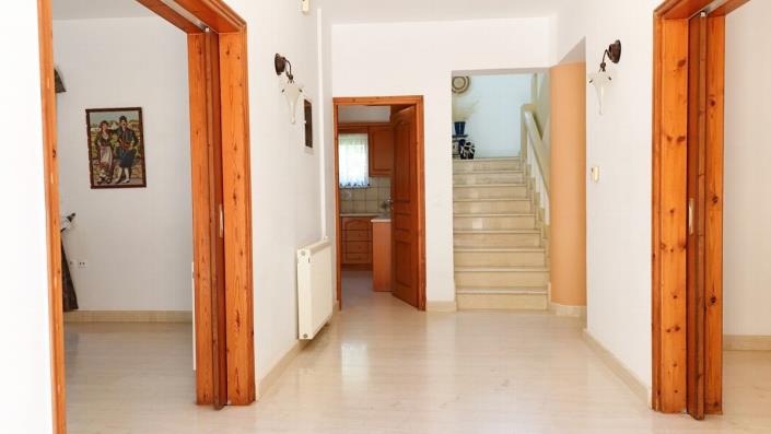 Image No.19-5 Bed House for sale