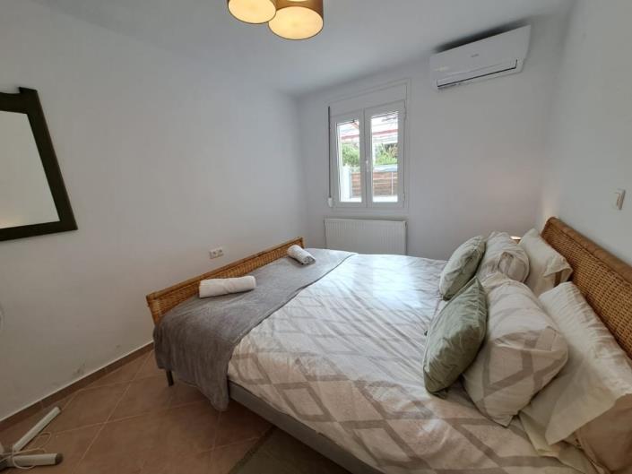 Image No.6-2 Bed House for sale