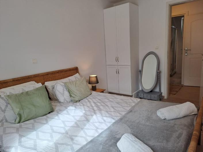 Image No.13-2 Bed House for sale