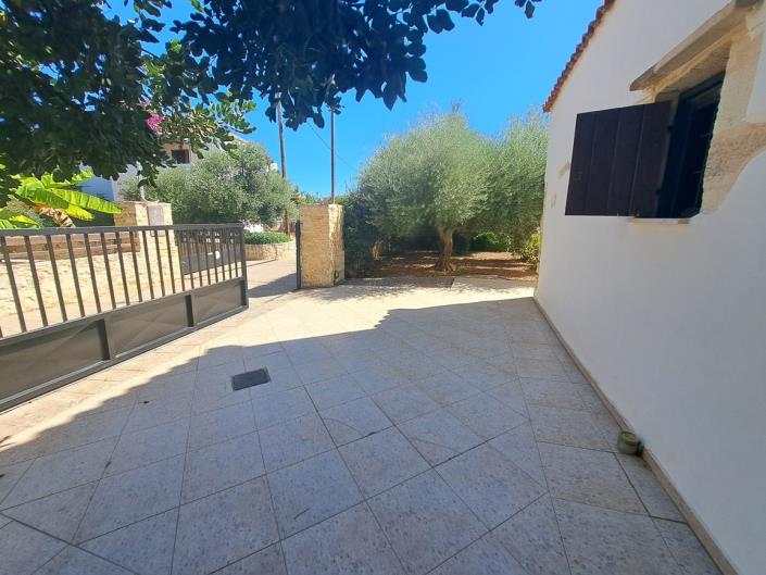 Image No.7-Maison de 4 chambres à vendre à Douliana