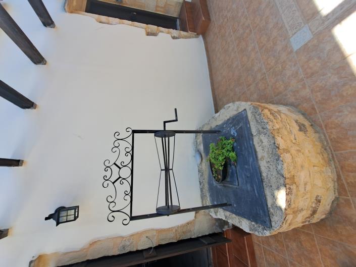 Image No.40-Maison de 4 chambres à vendre à Douliana