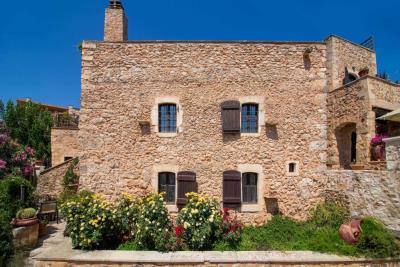 Villa-For-Sale-in-Samonas-village-3