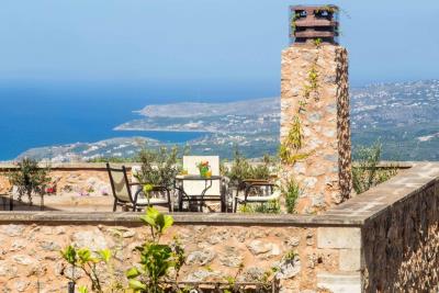 Villa-For-Sale-in-Samonas-village-1