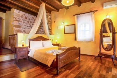 Villa-For-Sale-in-Samonas-village-6