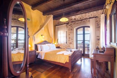 Villa-For-Sale-in-Samonas-village-7