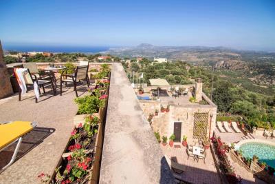 Villa-For-Sale-in-Samonas-village-14