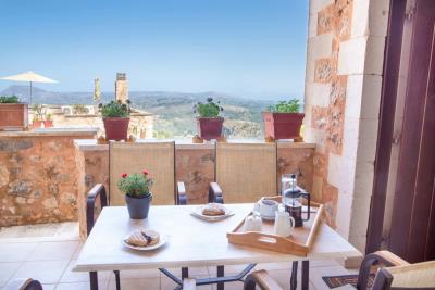 Villa-For-Sale-in-Samonas-village-2