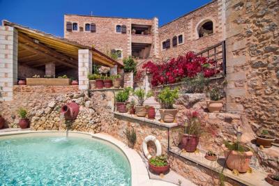 Villa-For-Sale-in-Samonas-village-1