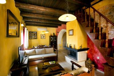 Villa-For-Sale-in-Samonas-village-3