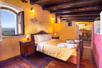 Villa-For-Sale-in-Samonas-village-6