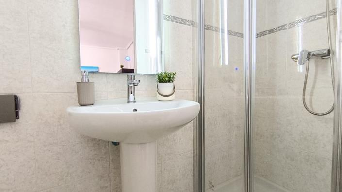 Image No.12-3 Bed Townhouse for sale