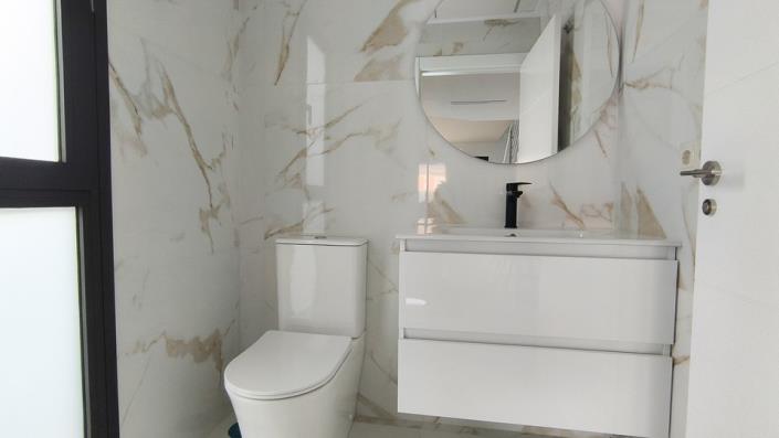 Image No.9-2 Bed Semi-Detached for sale