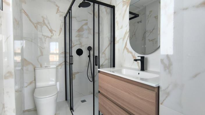 Image No.18-2 Bed Semi-Detached for sale