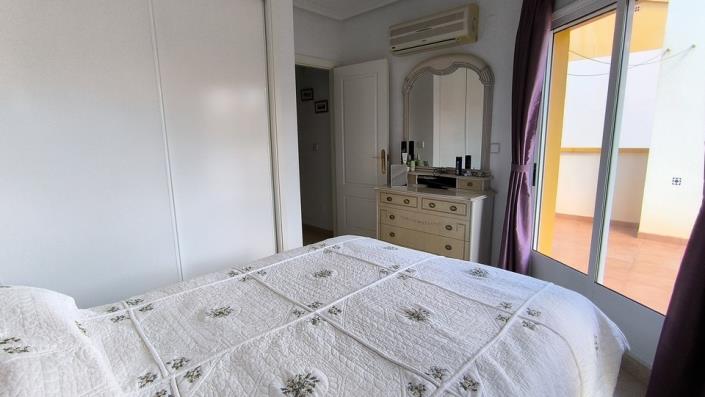 Image No.17-3 Bed Villa / Detached for sale