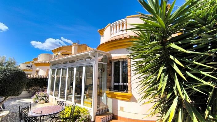 Image No.23-3 Bed Villa / Detached for sale